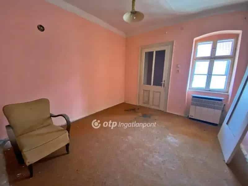 Zomba 59nm-es felujítandó családi ház eladó 1664nm-es telken
