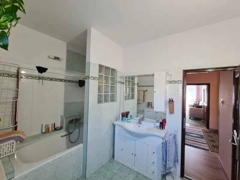 Százhalombattai családi ház eladó - 276 m² - 914 m² telek - 4 szoba