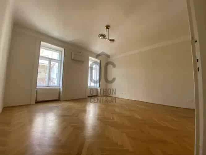 Budapest V kerület 138m2 4 szobás lakás kiadó