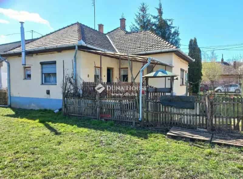Két ház egy áráért Legéndben nagy telekkel