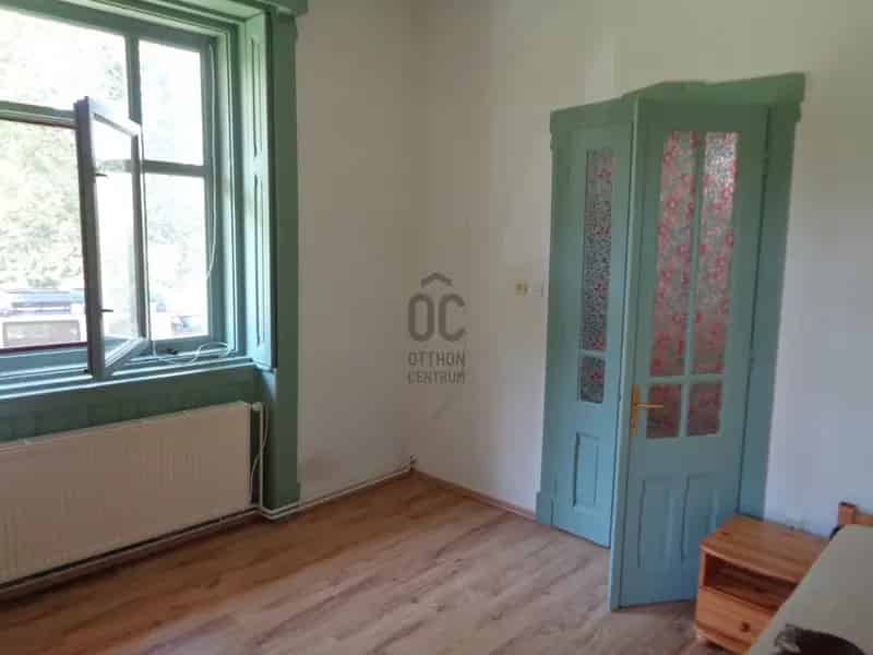 120 m2-es kúria 21 hektáros erdővel Lakiteleken