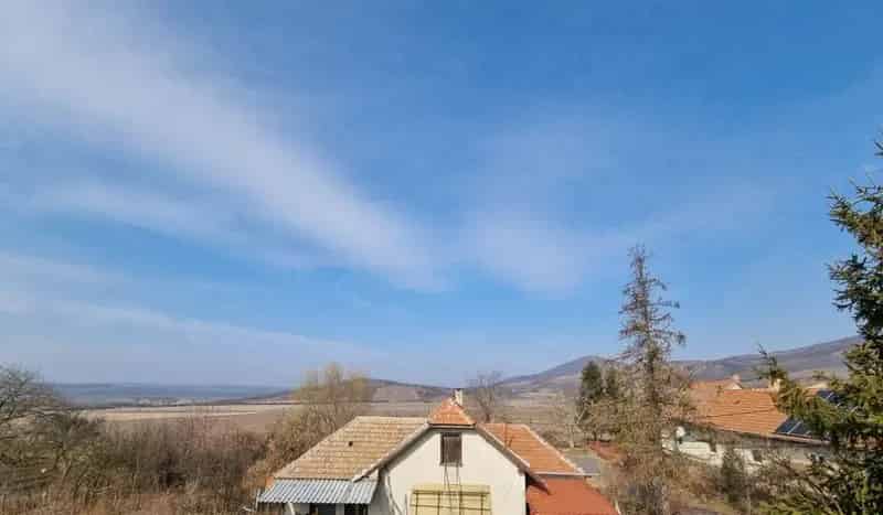 Tállya - 57nm-es, 1 5 szobás ikerház fél eladó