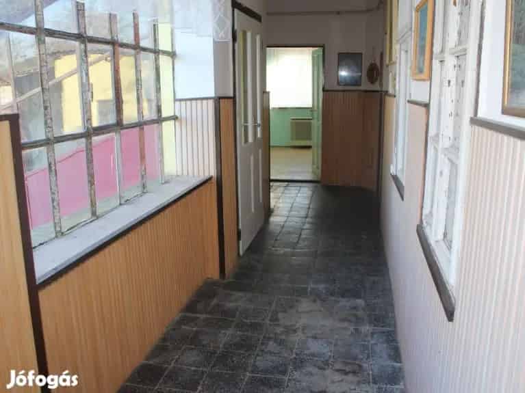 Egyházasfalui családi ház eladó - 95m2 - 2 szoba