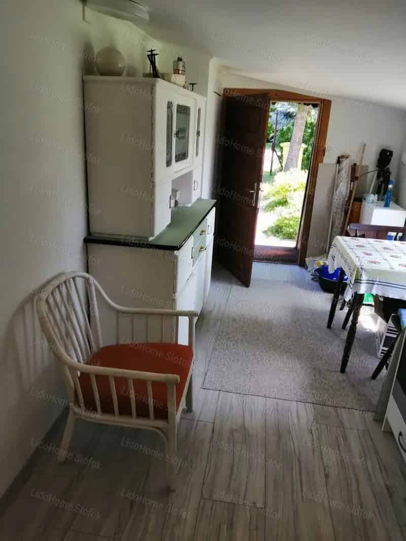 Balatonszabadi nyaraló eladó azonnal költözhető