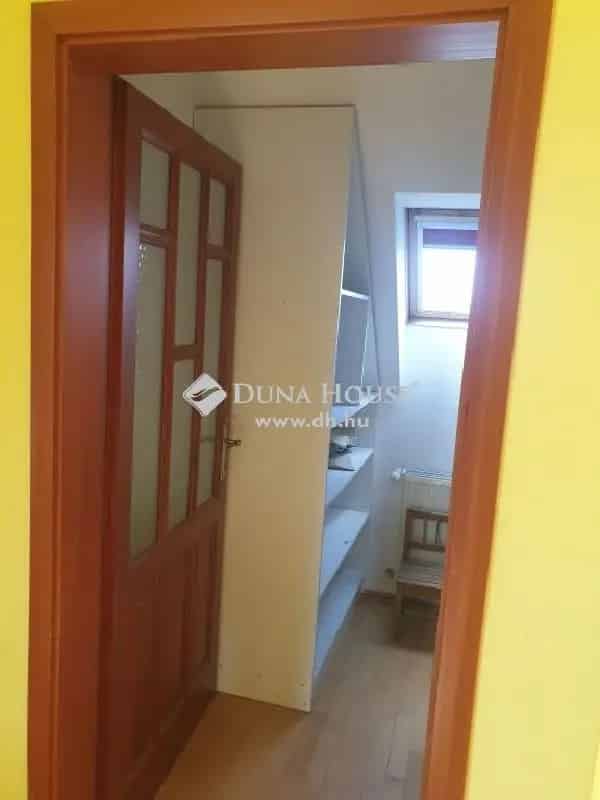 340 m2-es ház eladó Ürömhegyen panorámával