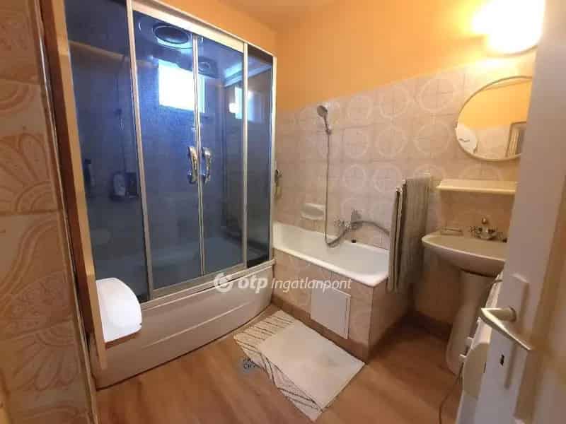 89 7 m2-es családi ház Szolnokon 754 m2 telken
