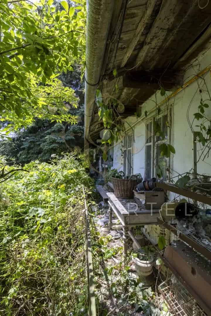 Verőce panorámás telkek eladó felújítandó házakkal