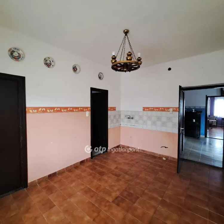 Családi ház eladó Füzesabonyban 160 m2-es