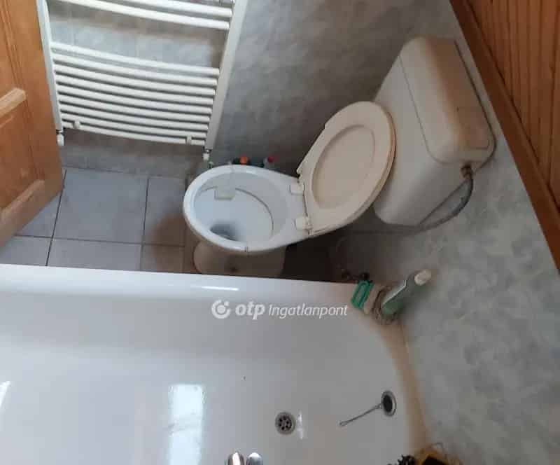 Pécel külterületi 3 szintes családi ház eladó