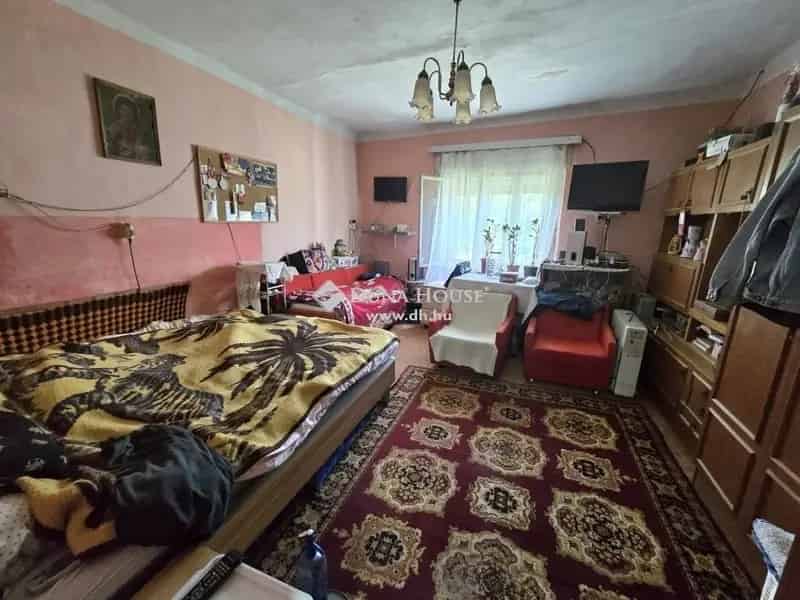 Bicsérd családi ház eladó 3700 nm-es telken gazdálkodásra alkalmas
