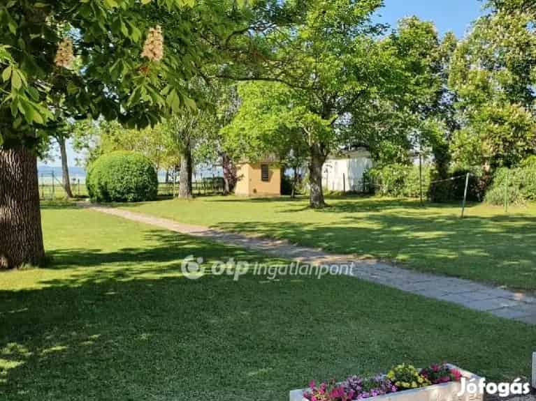 Balatonlellei fejlesztési telek eladó stranddal 3125 m2