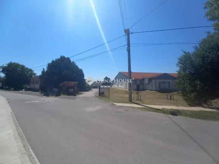 Siklós belváros 8662 nm-es telek eladó - Lakópark Áruház Cégközpont