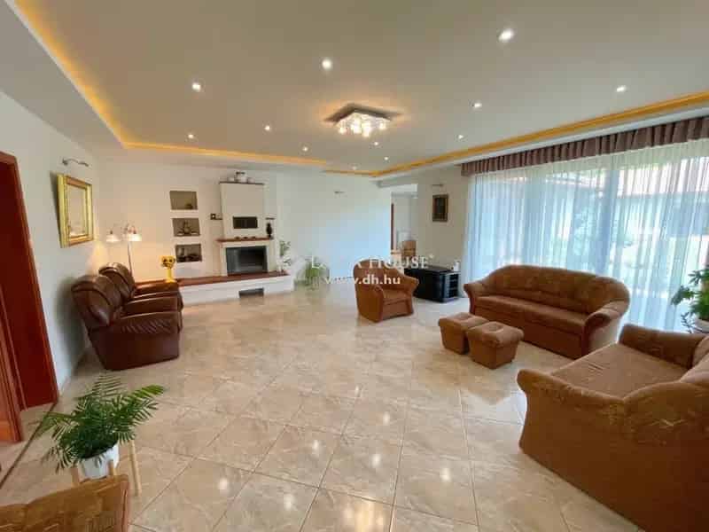 Mediterrán családi ház Szombathelyen wellness részleggel