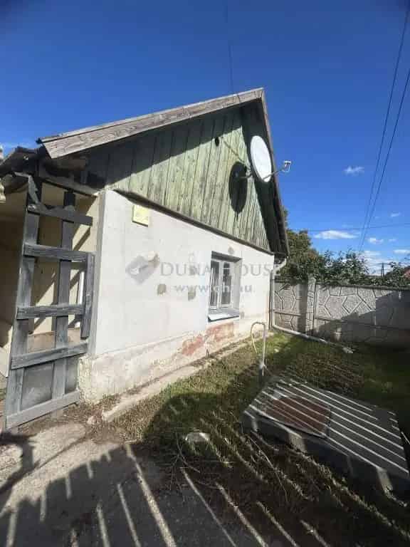 Felujítandó vagy bontandó vályogház Albertirsán 729 nm-es telekkel
