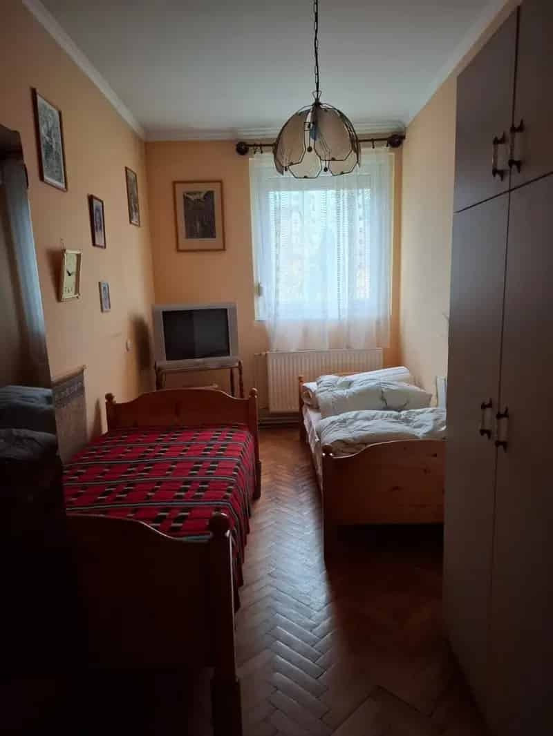 Kecskemét Petőfiváros 2 szintes családi ház eladó garázzsal