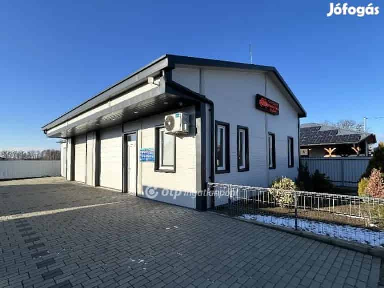 Autókozmetika eladó Balkányban frekventált helyen