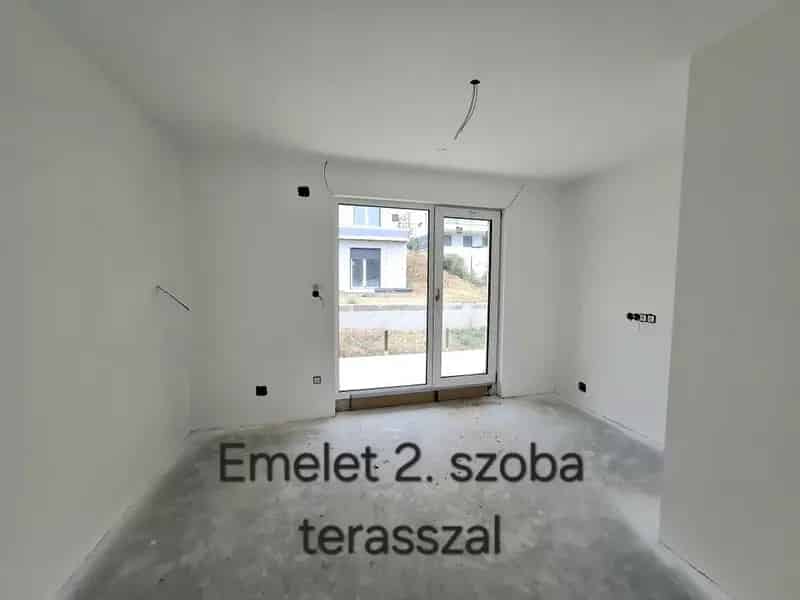 Eladó Ikerházfél Aranyhegyen Panorámával