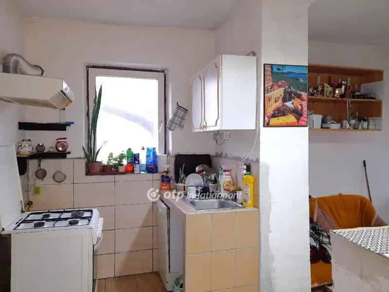 Üllés 3 szobás családi ház 1799 nm telekkel eladó