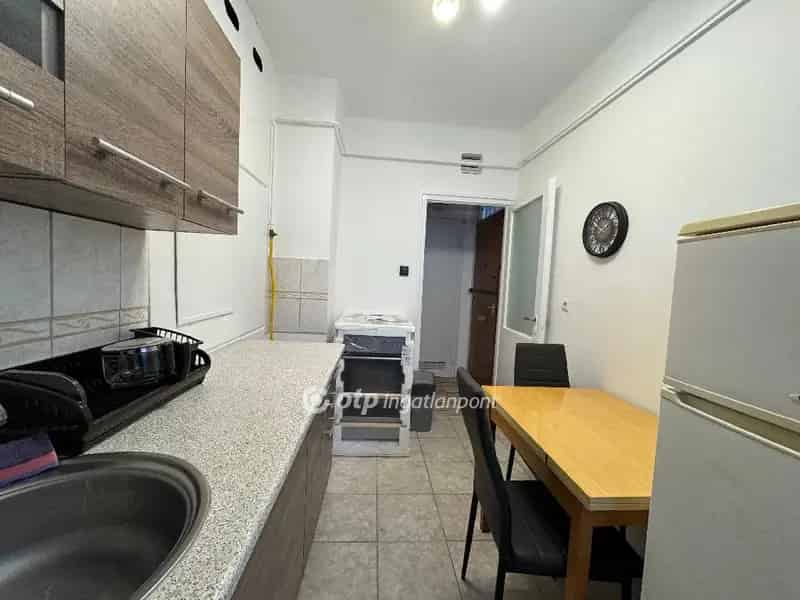54m2-es Felújított Lakás Debrecen Belvárosában Kiadó