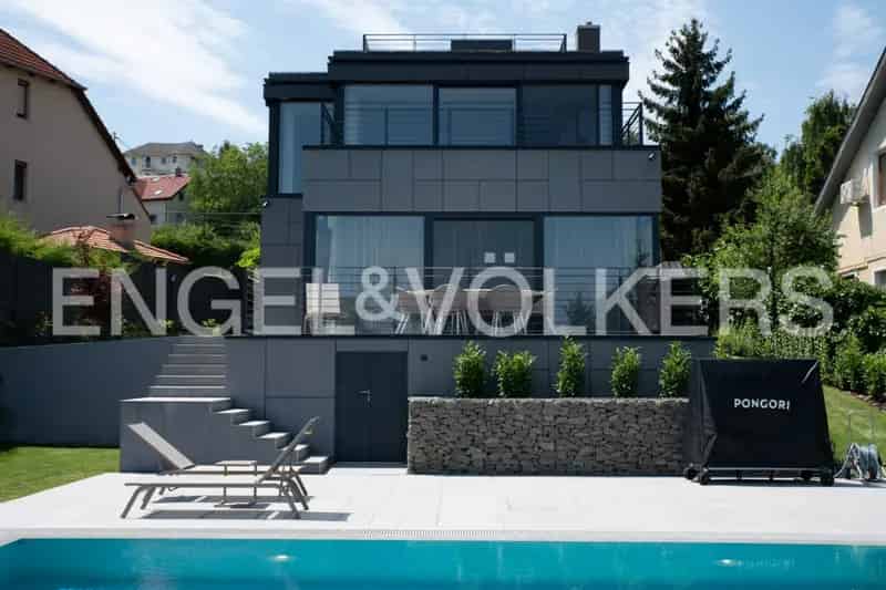 Modern Citadella panorámás családi ház Rózsavölgyben