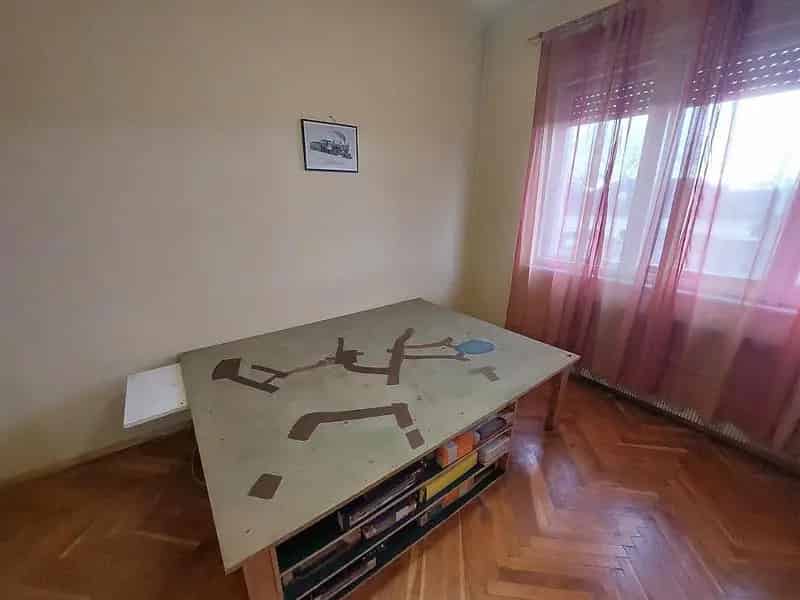 XV Kerulet Ikerhaz Elado Felujitando 3 Szoba 136m2 Telek