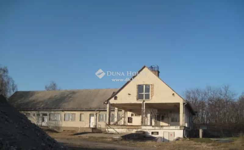 Sződ Ipari Telek Eladó 33173 nm 800 m2 Raktárral