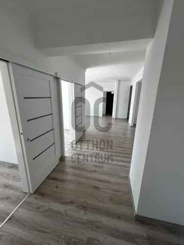 Debreceni Penthouse Lakás Eladó 101 m2 Terasszal