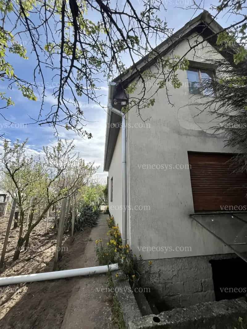 Szabadbattyán Emmarozán zártkerti ház eladó 35m2 1105m2 telekkel