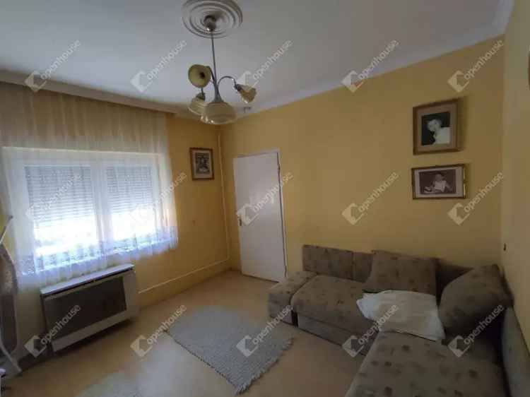 Pápai családi ház eladó 150nm 2 garázzsal vállalkozás üzemeltetésére is alkalmas