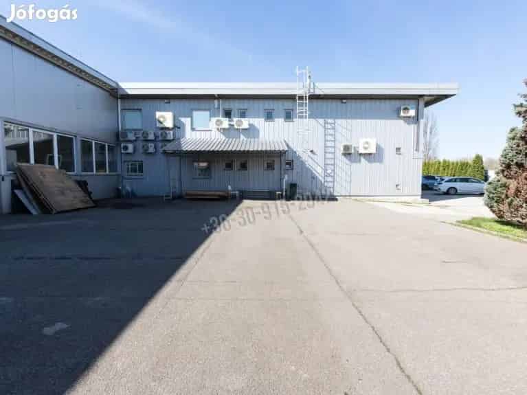 Váci Ipari Ingatlan Eladó 4700 nm 3 Épülettel