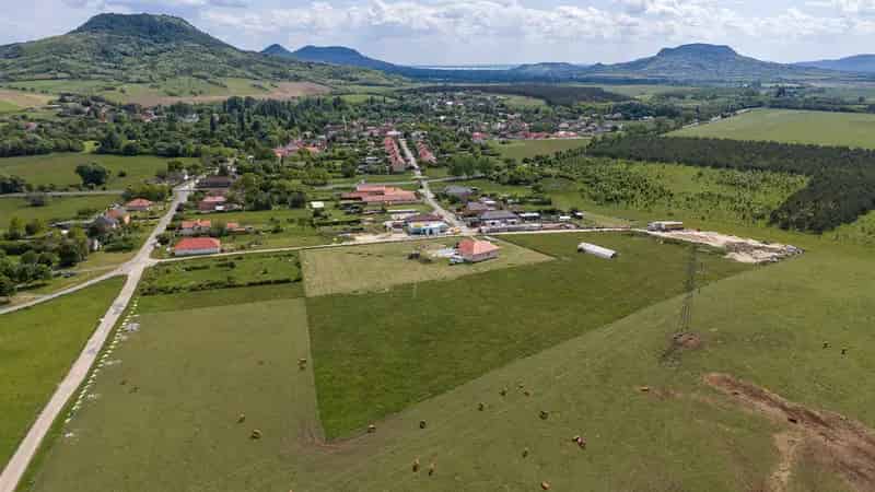 Telek Tapolcán panorámával