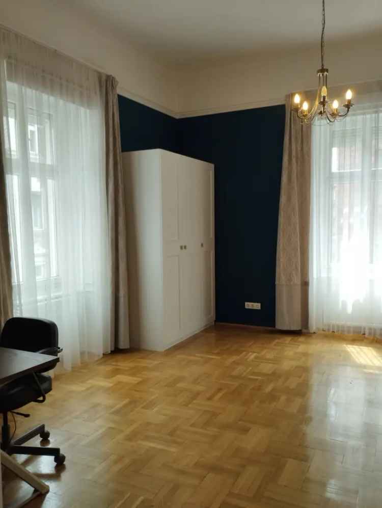 Vízivárosi Bútorozott Nagypolgári Lakás Kiváló Tömegközlekedéssel