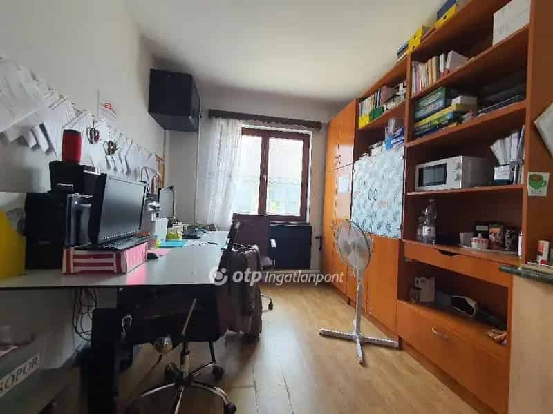 87m2-es családi ház 60m2-es melléképülettel Balmazújvárosban