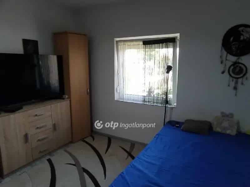 Baja 70m2-es Felújított 2 Szintes Ház Eladó