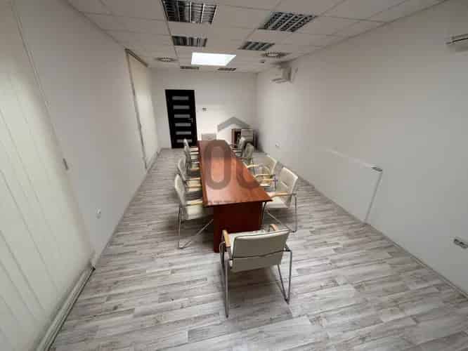 Budakeszi 202 m2-es Ipari Irodaház Kiadó