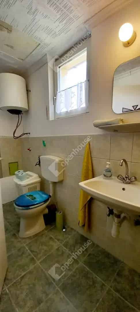 Pápai családi ház eladó - 81m2 + 36m2 melléképület - 1119m2 telek