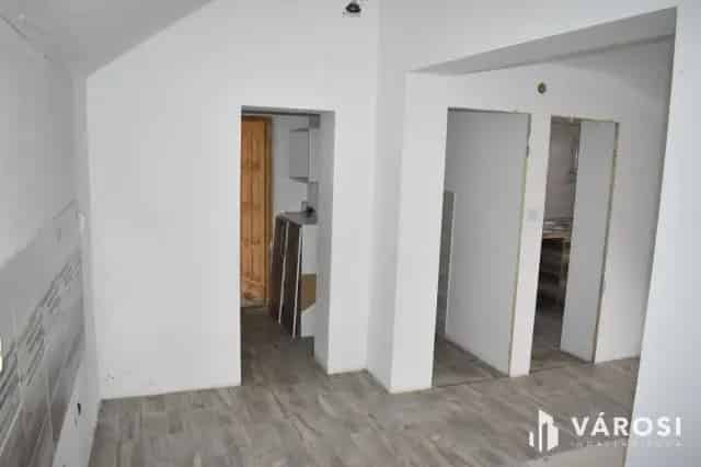 Gyulai nyaraló eladó 4 szobával felújított 810m2 telekkel