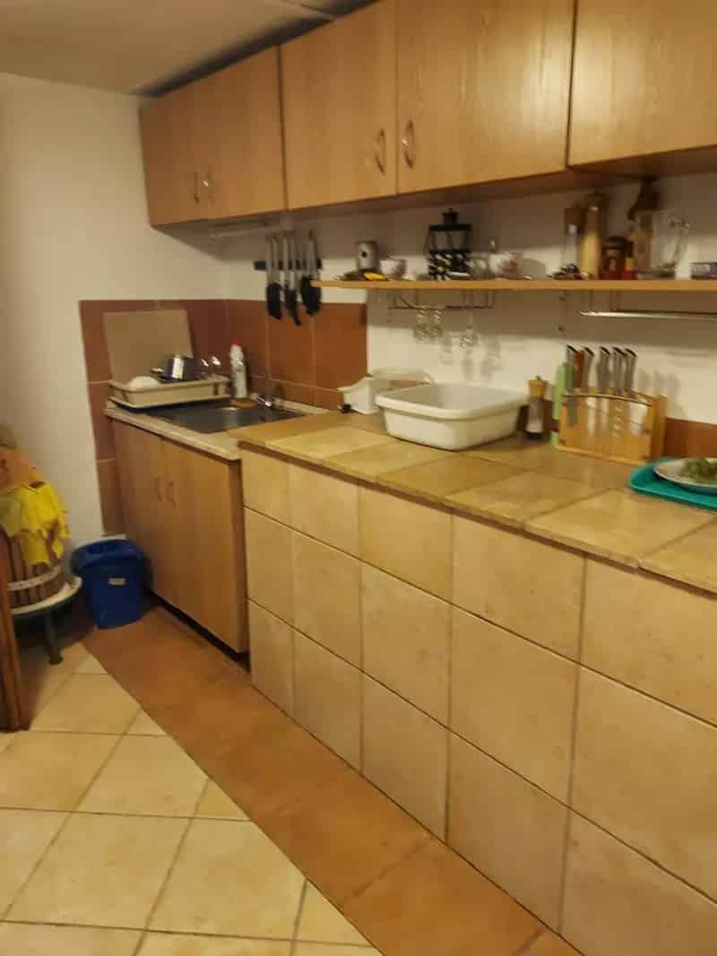 Eger 4 szobás családi ház wellness-részleggel panorámás kerttel