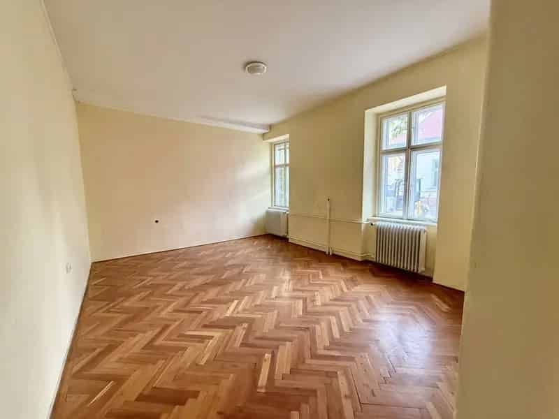 92m2-es Házrész Felújítandó Állapotban 2 Szoba Konyha Fürdő