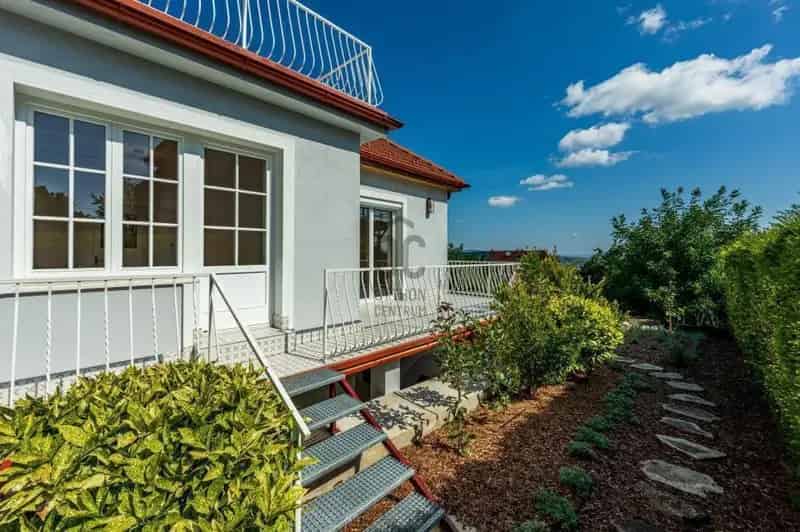 174 nm-es 5 szobás felújított családi ház 1022 m2-es telekkel