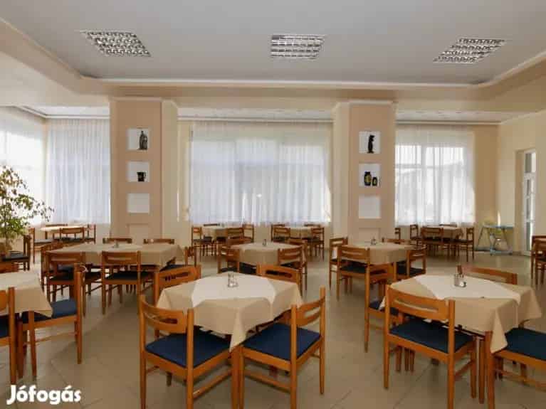30 Lakosztályos Panzió Eladó Hajdúszoboszlón