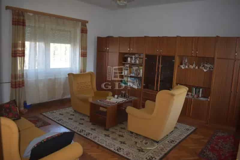 Családi ház eladó Bajánsenyén - 130 m2, 1 hektár telek