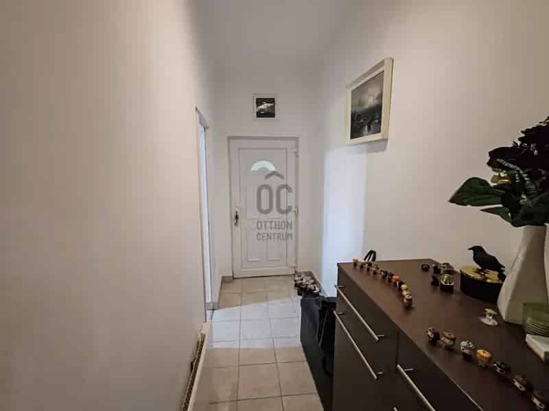 50 m2-es felújított tégla lakás eladó Csornán