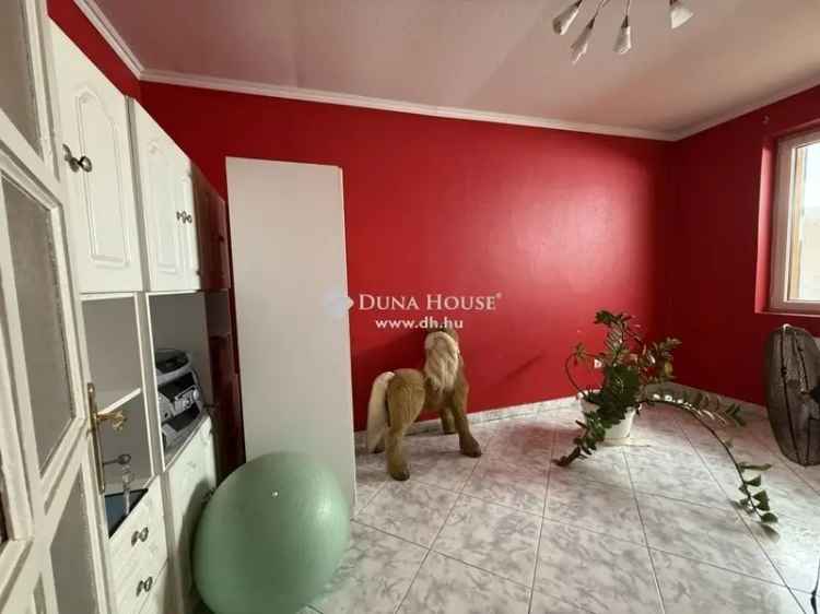 Erd Parkvaros 140m2-es Ikerhaz Elado