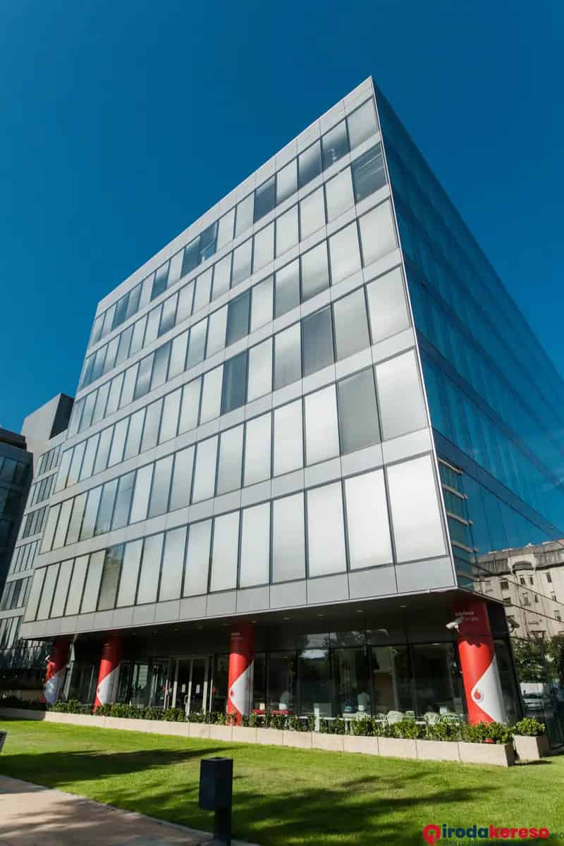 Millennium Tower I Irodaház - Modern és Reprezentatív