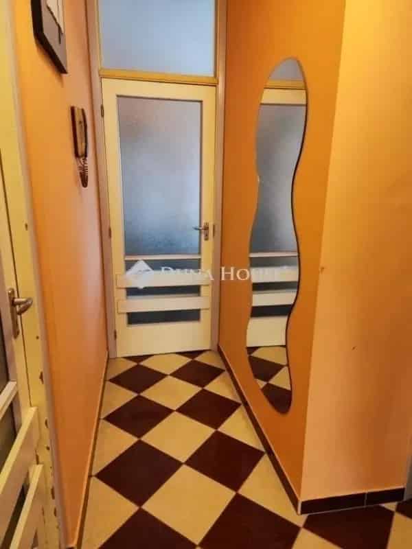 Pécs Kerváros 64 nm-es 3 szobás erkélyes lakás eladó