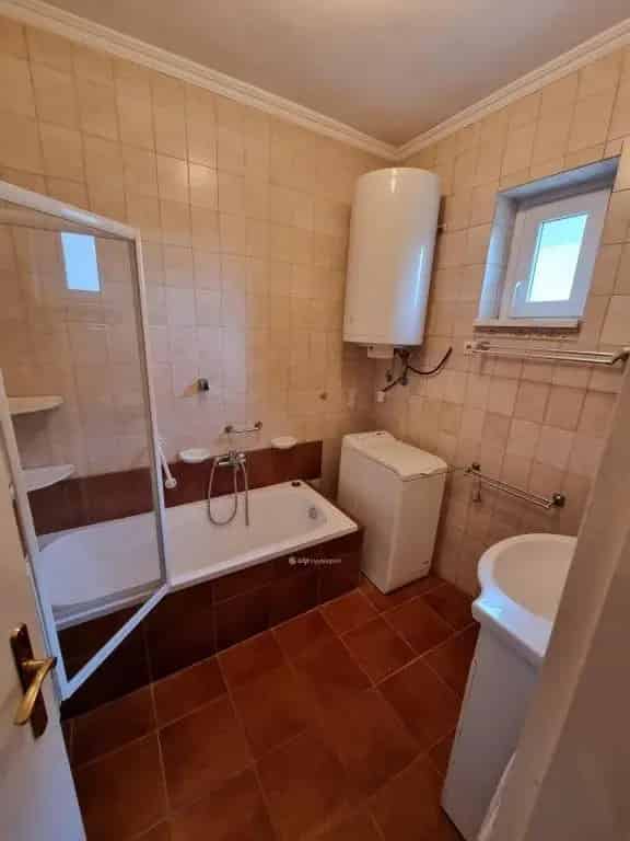 Két családi ház eladó Bátonyterenyén