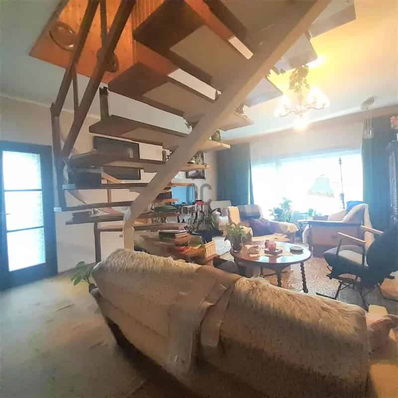 Tatai tó közeli 200m2-es családi ház eladó