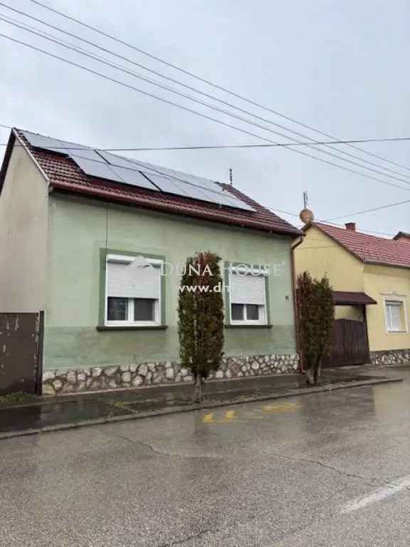 Részben bútorozott garzon kiadó Kaposváron