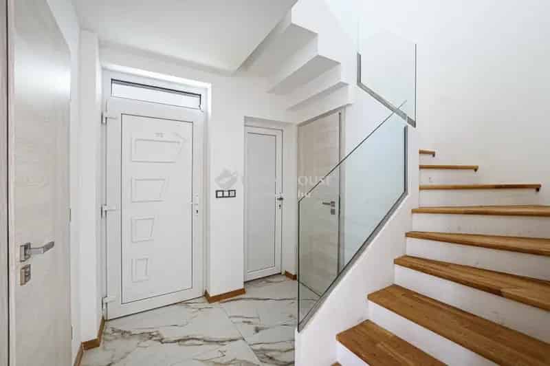 Diósdon eladó luxus családi ház - 244 m2 - Levegő-víz hőszivattyú - Smart home